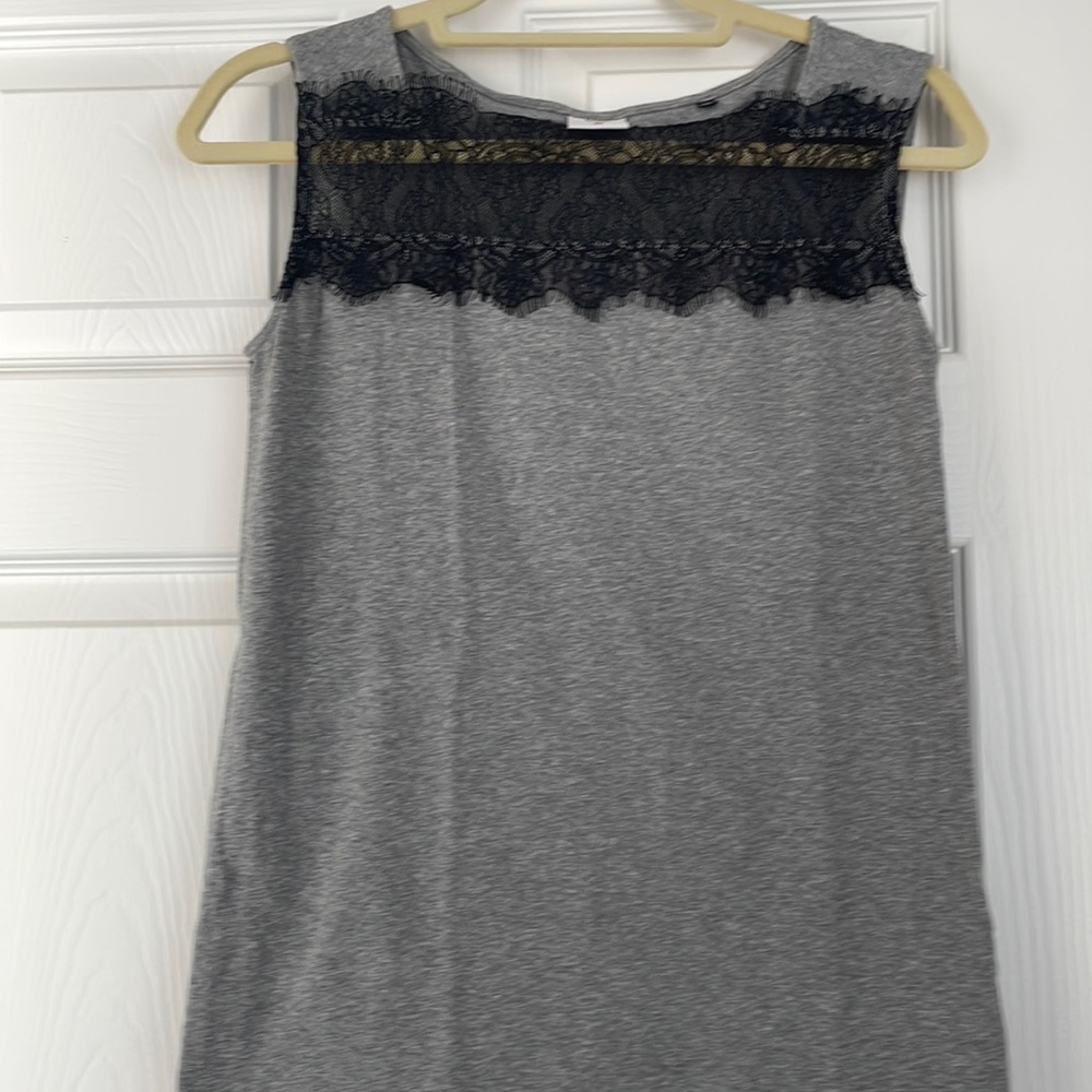 CAbi cotton lace tank. Excellent condition XS.